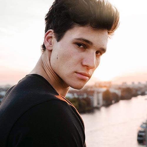 WINCENT WEISS | www.online-ticket.de