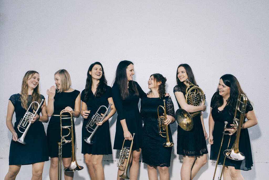 Desperate Brasswives | südpolmusic
